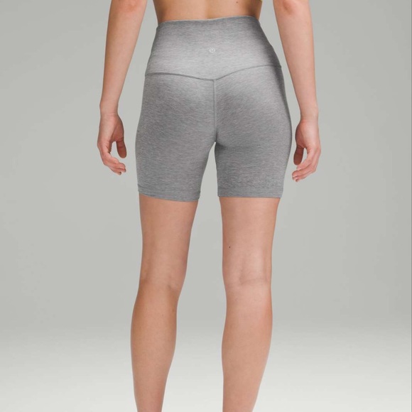Lululemon align shorts- length 6 size 4 - Picture 1 of 5